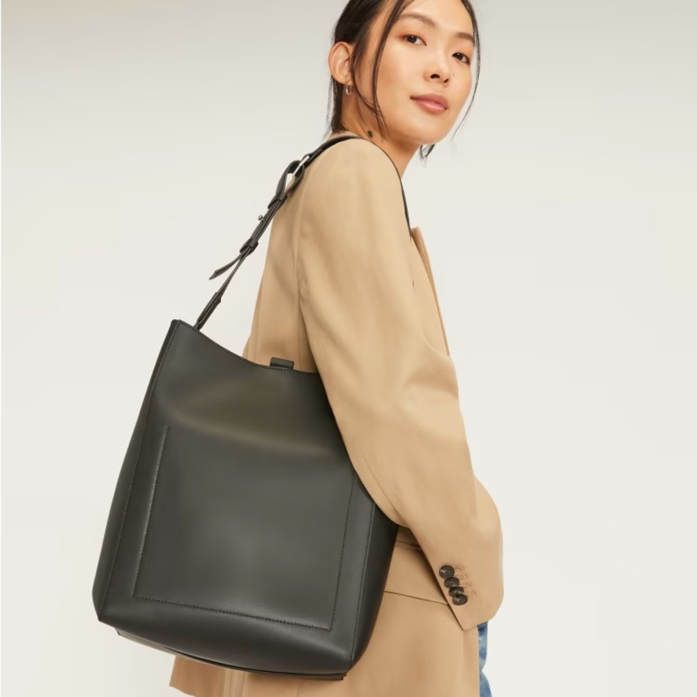 Everlane Black Leather Studio Bag